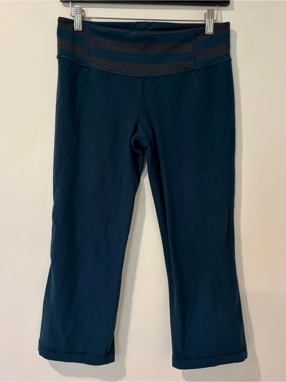Lululemon teal Cropped Leggings size 8